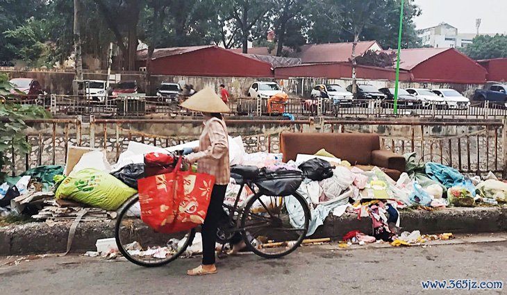 Kinh hoàng rác nhựa ngập tràn - Kỳ 3: Nỗi khổ sống cạnh rác chất đống， dòng kênh thối - Ảnh 1.