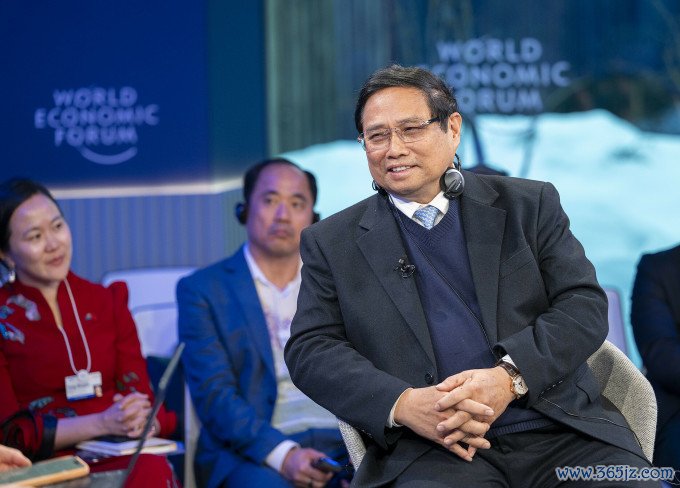 Thủ tướng Phạm Minh Chính tại phiên đối thoại chính sách đặc biệt ở WEF Davos， Thụy Sĩ hôm 21/1. Ảnh: WEF